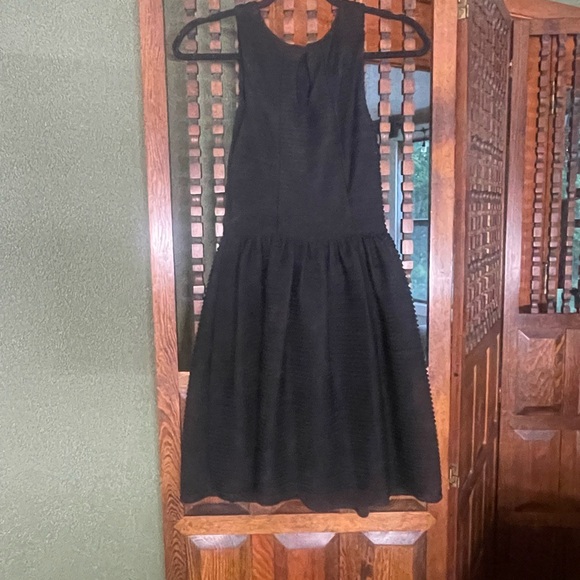 Textured dress - Picture 5 of 5